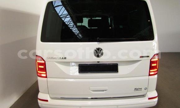 Acheter Occasion Voiture Volkswagen Caravelle Blanc à Maseru, Maseru Acheter Occasion Voiture Volkswagen Caravelle Blanc à Maseru, Maseru