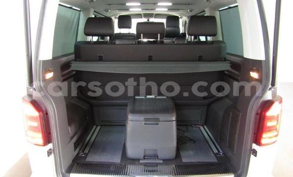 Acheter Occasion Voiture Volkswagen Caravelle Blanc à Maseru, Maseru Acheter Occasion Voiture Volkswagen Caravelle Blanc à Maseru, Maseru