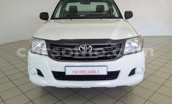 Sayi Na hannu Toyota Hilux White Mota in Mafeteng a Mafeteng Sayi Na hannu Toyota Hilux White Mota in Mafeteng a Mafeteng