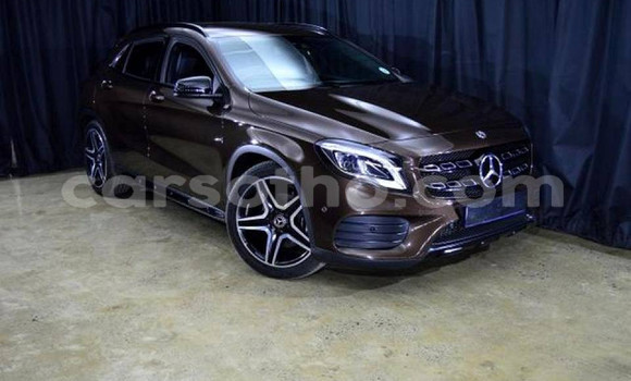 Acheter Occasion Voiture Mercedes-Benz CLA-klasse AMG Marron à Maseru, Maseru Acheter Occasion Voiture Mercedes-Benz CLA-klasse AMG Marron à Maseru, Maseru