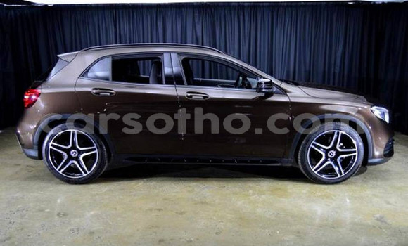 Acheter Occasion Voiture Mercedes-Benz CLA-klasse AMG Marron à Maseru, Maseru Acheter Occasion Voiture Mercedes-Benz CLA-klasse AMG Marron à Maseru, Maseru