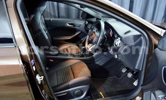 Acheter Occasion Voiture Mercedes-Benz CLA-klasse AMG Marron à Maseru, Maseru Acheter Occasion Voiture Mercedes-Benz CLA-klasse AMG Marron à Maseru, Maseru