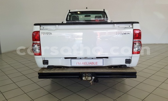 Sayi Na hannu Toyota Hilux White Mota in Mafeteng a Mafeteng Sayi Na hannu Toyota Hilux White Mota in Mafeteng a Mafeteng