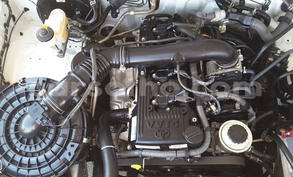 Sayi Na hannu Toyota Hilux White Mota in Mafeteng a Mafeteng Sayi Na hannu Toyota Hilux White Mota in Mafeteng a Mafeteng