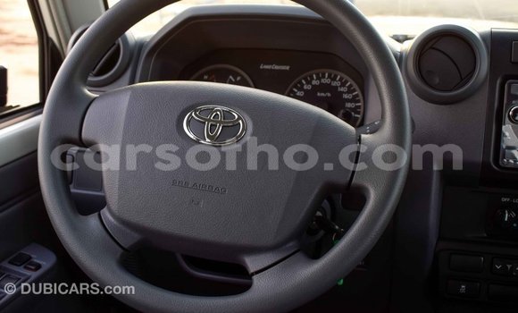 Acheter Import Voiture Toyota Land Cruiser Blanc à Import - Dubai, Maseru Acheter Import Voiture Toyota Land Cruiser Blanc à Import - Dubai, Maseru