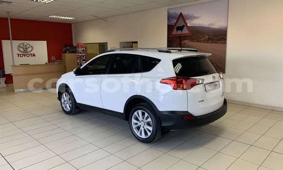 Sayi Na hannu Toyota RAV4 White Mota in Hlotse a Leribe Sayi Na hannu Toyota RAV4 White Mota in Hlotse a Leribe