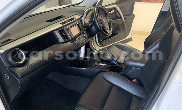 Sayi Na hannu Toyota RAV4 White Mota in Hlotse a Leribe Sayi Na hannu Toyota RAV4 White Mota in Hlotse a Leribe