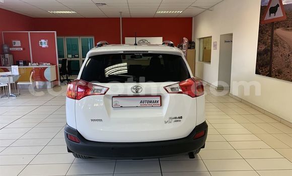 Sayi Na hannu Toyota RAV4 White Mota in Hlotse a Leribe Sayi Na hannu Toyota RAV4 White Mota in Hlotse a Leribe