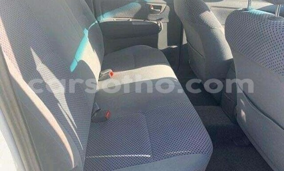 Sayi Na hannu Toyota Hilux White Mota in Butha–Buthe a Thaba-Tseka Sayi Na hannu Toyota Hilux White Mota in Butha–Buthe a Thaba-Tseka