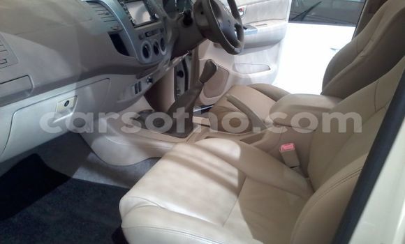 Sayi Na hannu Toyota Fortuner White Mota in Maseru a Maseru Sayi Na hannu Toyota Fortuner White Mota in Maseru a Maseru