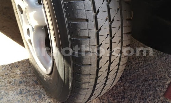 Sayi Na hannu Mazda 323 Red Mota in Maseru a Maseru Sayi Na hannu Mazda 323 Red Mota in Maseru a Maseru