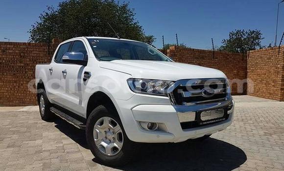Sayi Na hannu Ford Ranger White Mota in Maseru a Maseru Sayi Na hannu Ford Ranger White Mota in Maseru a Maseru
