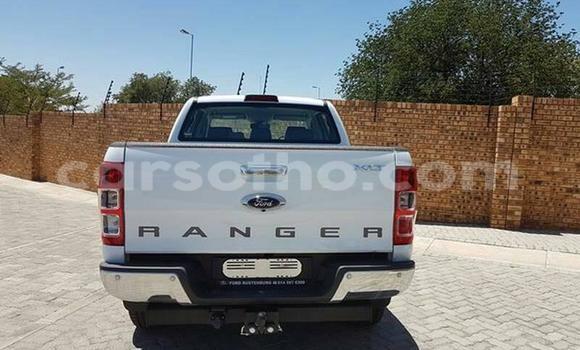 Sayi Na hannu Ford Ranger White Mota in Maseru a Maseru Sayi Na hannu Ford Ranger White Mota in Maseru a Maseru