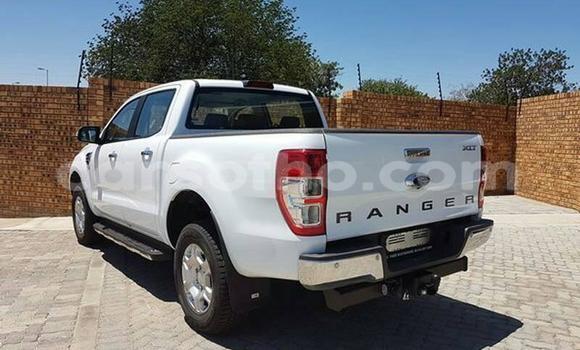 Sayi Na hannu Ford Ranger White Mota in Maseru a Maseru Sayi Na hannu Ford Ranger White Mota in Maseru a Maseru