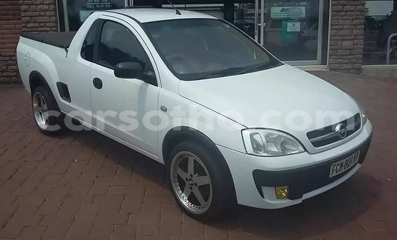Sayi Na hannu Opel Corsa White Mota in Maputsoe a Leribe Sayi Na hannu Opel Corsa White Mota in Maputsoe a Leribe