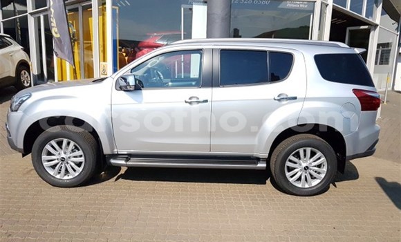 Buy Used Isuzu MU-X Silver Car in Maseru in Maseru Buy Used Isuzu MU-X Silver Car in Maseru in Maseru