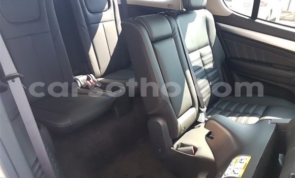 Buy Used Isuzu MU-X Silver Car in Maseru in Maseru Buy Used Isuzu MU-X Silver Car in Maseru in Maseru