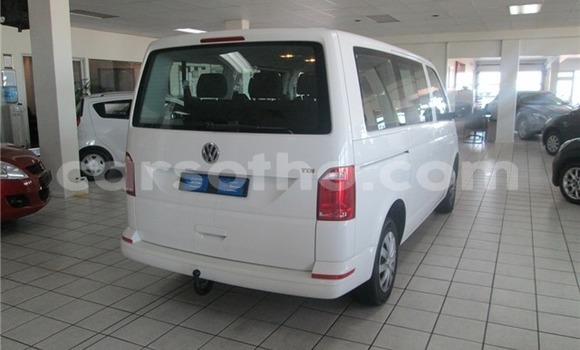 اشتري مستعمل Volkswagen Caravelle White سيارة في Maseru في Maseru اشتري مستعمل Volkswagen Caravelle White سيارة في Maseru في Maseru