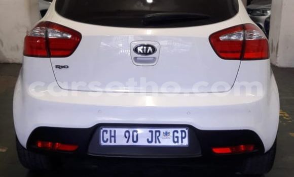 Sayi Na hannu Kia Rio White Mota in Maseru a Maseru Sayi Na hannu Kia Rio White Mota in Maseru a Maseru