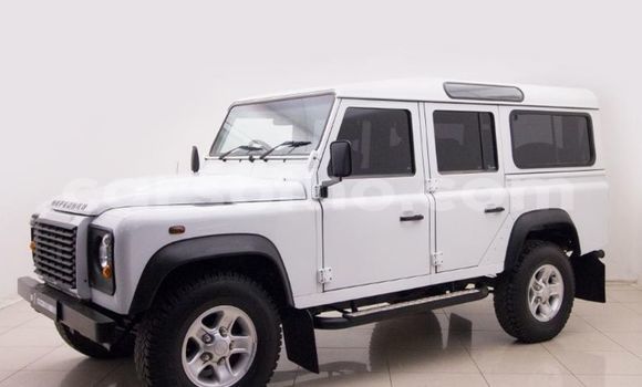 Sayi Na hannu Land Rover Defender White Mota in Maseru a Maseru Sayi Na hannu Land Rover Defender White Mota in Maseru a Maseru