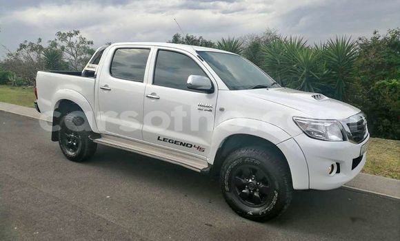 Acheter Occasion Voiture Toyota Hilux Blanc à Hlotse, Leribe Acheter Occasion Voiture Toyota Hilux Blanc à Hlotse, Leribe