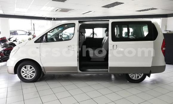 Buy Used Hyundai H1 White Car in Maseru in Maseru Buy Used Hyundai H1 White Car in Maseru in Maseru
