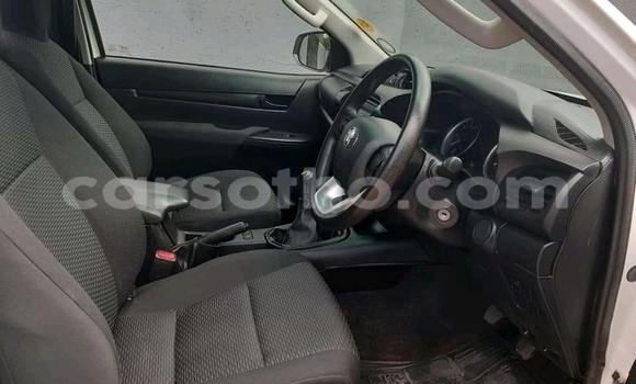 Acheter Occasion Voiture Toyota Hilux Blanc à Mafeteng, Mafeteng Acheter Occasion Voiture Toyota Hilux Blanc à Mafeteng, Mafeteng