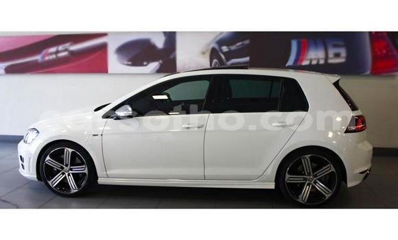 اشتري مستعمل Volkswagen Golf R White سيارة في Maseru في Maseru اشتري مستعمل Volkswagen Golf R White سيارة في Maseru في Maseru