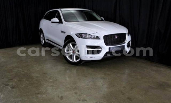Sayi Na hannu Jaguar F-Pace White Mota in Maseru a Maseru