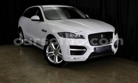 Sayi Na hannu Jaguar F-Pace White Mota in Maseru a Maseru Sayi Na hannu Jaguar F-Pace White Mota in Maseru a Maseru