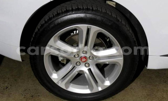 Sayi Na hannu Jaguar F-Pace White Mota in Maseru a Maseru Sayi Na hannu Jaguar F-Pace White Mota in Maseru a Maseru