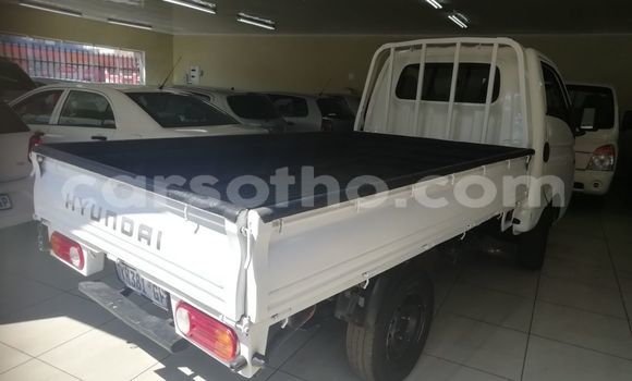 Sayi Na hannu Hyundai H1 White Mota in Butha Buthe a Butha-Buthe Sayi Na hannu Hyundai H1 White Mota in Butha Buthe a Butha-Buthe