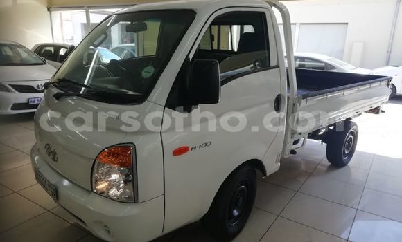 Sayi Na hannu Hyundai H1 White Mota in Butha Buthe a Butha-Buthe Sayi Na hannu Hyundai H1 White Mota in Butha Buthe a Butha-Buthe