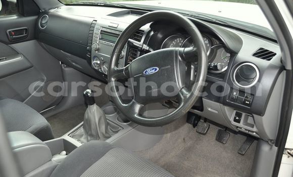 Sayi Na hannu Ford Ranger White Mota in Butha–Buthe a Thaba-Tseka Sayi Na hannu Ford Ranger White Mota in Butha–Buthe a Thaba-Tseka