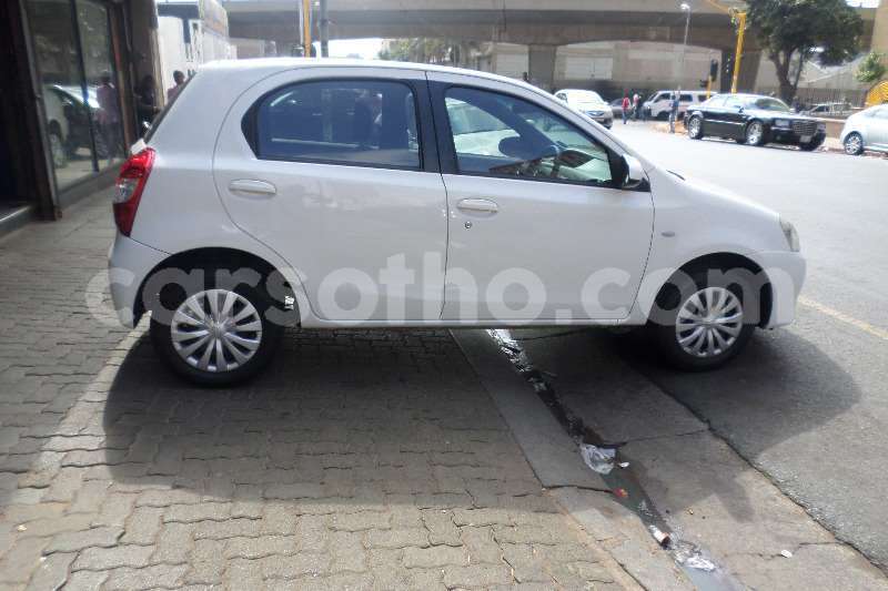 Big with watermark toyota auris butha buthe butha buthe 13939