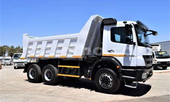 Acheter Occasion Utilitaire Mercedes‒Benz 2628 Blanc à Maseru, Maseru Acheter Occasion Utilitaire Mercedes‒Benz 2628 Blanc à Maseru, Maseru