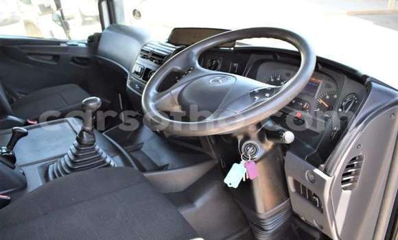 Acheter Occasion Utilitaire Mercedes‒Benz 2628 Blanc à Maseru, Maseru Acheter Occasion Utilitaire Mercedes‒Benz 2628 Blanc à Maseru, Maseru