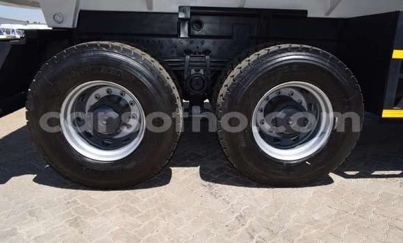 Acheter Occasion Utilitaire Mercedes‒Benz 2628 Blanc à Maseru, Maseru Acheter Occasion Utilitaire Mercedes‒Benz 2628 Blanc à Maseru, Maseru