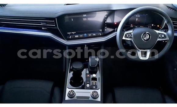 Sayi Na hannu Volkswagen Touareg Silver Mota in Maseru a Maseru Sayi Na hannu Volkswagen Touareg Silver Mota in Maseru a Maseru