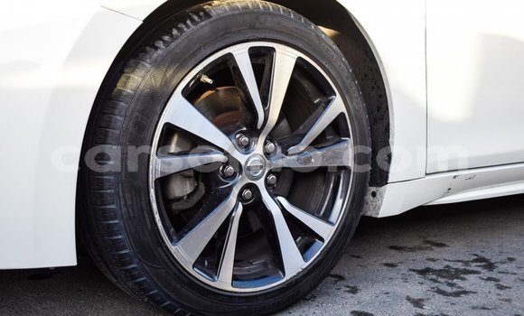 Sayi Imported Nissan Maxima White Mota in Import - Dubai a Maseru Sayi Imported Nissan Maxima White Mota in Import - Dubai a Maseru