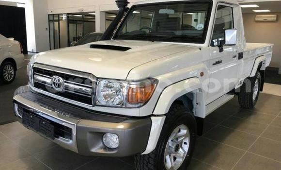 اشتري مستعمل Toyota Land Cruiser White سيارة في Mafeteng في Mafeteng اشتري مستعمل Toyota Land Cruiser White سيارة في Mafeteng في Mafeteng
