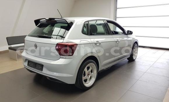 Buy Used Volkswagen Polo White Car in Hlotse in Leribe Buy Used Volkswagen Polo White Car in Hlotse in Leribe
