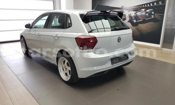 Buy Used Volkswagen Polo White Car in Hlotse in Leribe Buy Used Volkswagen Polo White Car in Hlotse in Leribe