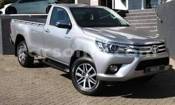 Sayi Na hannu Toyota Hilux Silver Mota in Maseru a Maseru Sayi Na hannu Toyota Hilux Silver Mota in Maseru a Maseru