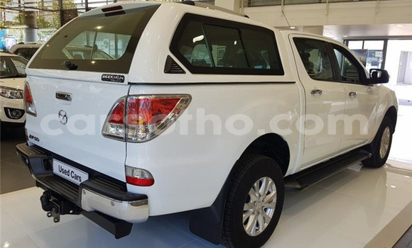 اشتري مستعمل Mazda BT-50 White سيارة في Butha Buthe في Butha-Buthe اشتري مستعمل Mazda BT-50 White سيارة في Butha Buthe في Butha-Buthe