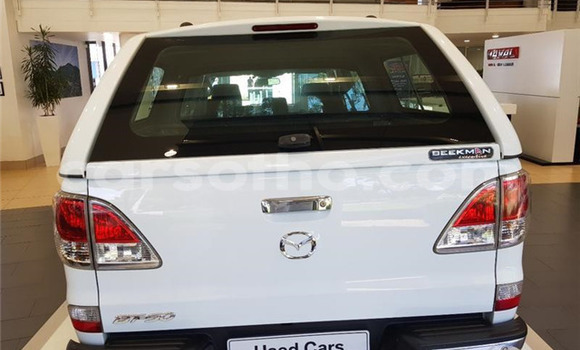 اشتري مستعمل Mazda BT-50 White سيارة في Butha Buthe في Butha-Buthe اشتري مستعمل Mazda BT-50 White سيارة في Butha Buthe في Butha-Buthe