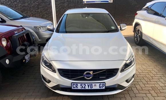 Buy Used Volvo S60 White Car in Hlotse in Leribe Buy Used Volvo S60 White Car in Hlotse in Leribe