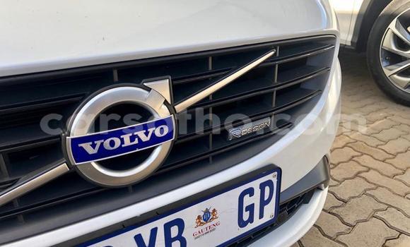 Buy Used Volvo S60 White Car in Hlotse in Leribe Buy Used Volvo S60 White Car in Hlotse in Leribe
