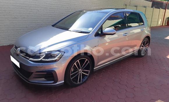 اشتري مستعمل Volkswagen Golf Silver سيارة في Hlotse في Leribe اشتري مستعمل Volkswagen Golf Silver سيارة في Hlotse في Leribe