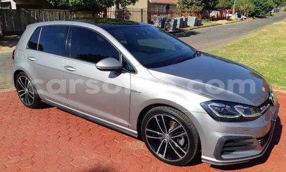 اشتري مستعمل Volkswagen Golf Silver سيارة في Hlotse في Leribe اشتري مستعمل Volkswagen Golf Silver سيارة في Hlotse في Leribe